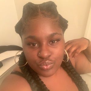 Meet your Posher, Adrianna